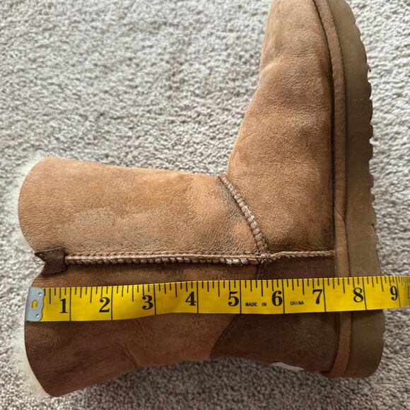 UGG Bailey Button II Sheepskin Lined Suede Boots in Chestnut Brown Size 10 - Picture 13 of 13